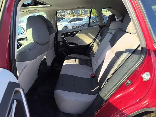 2025 TOYOTA RAV4 XLE 12