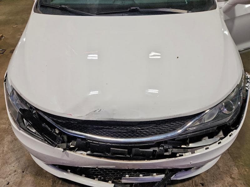 2020 CHRYSLER PACIFICA TOURING L 12