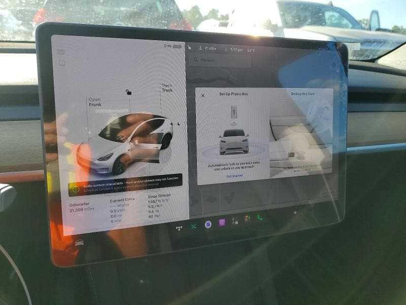 2025 TESLA MODEL Y 9