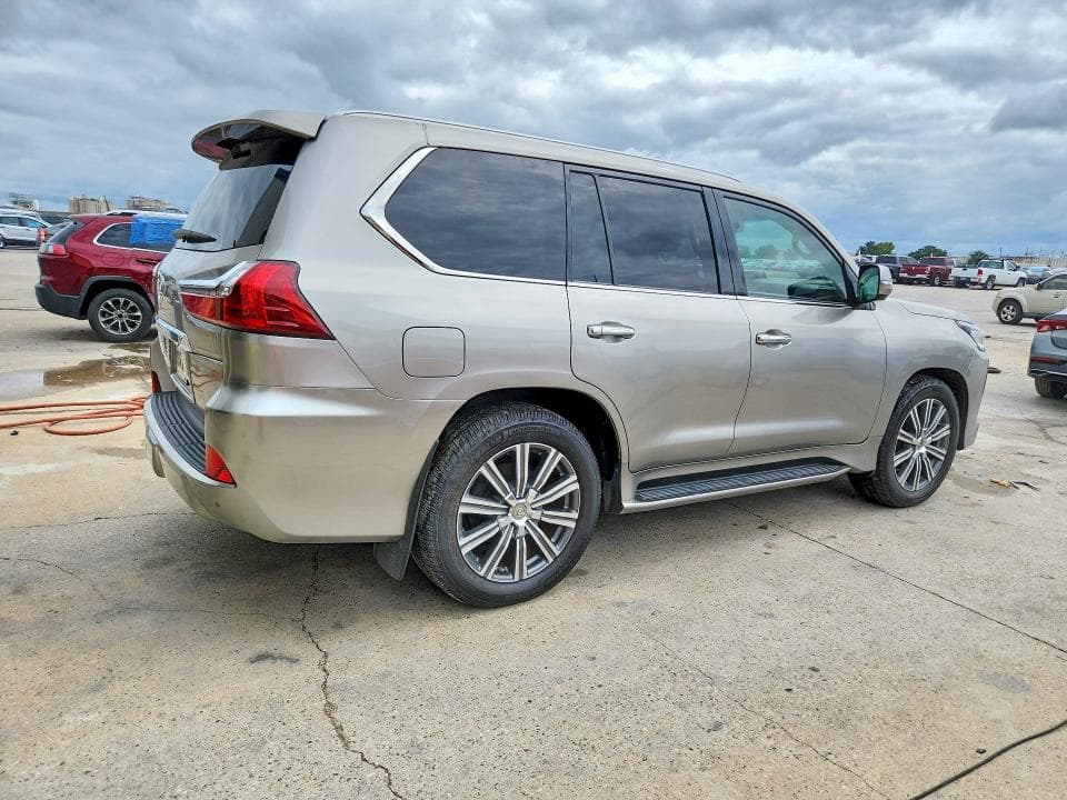 2017 LEXUS LX 570 3