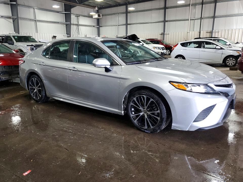 2020 TOYOTA CAMRY SE 4