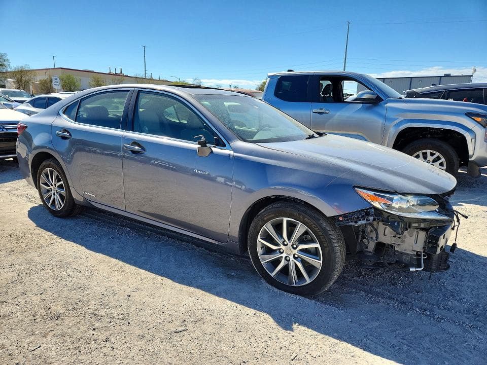 2017 LEXUS ES 300H 4