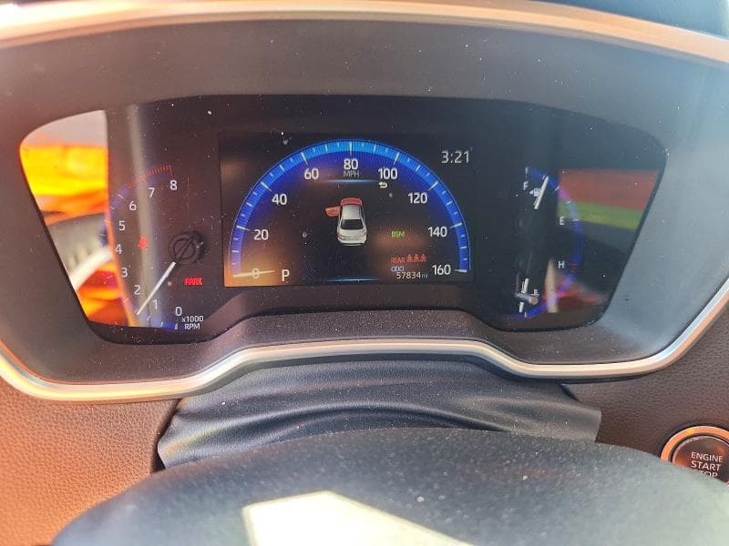 2020 TOYOTA COROLLA XLE 9