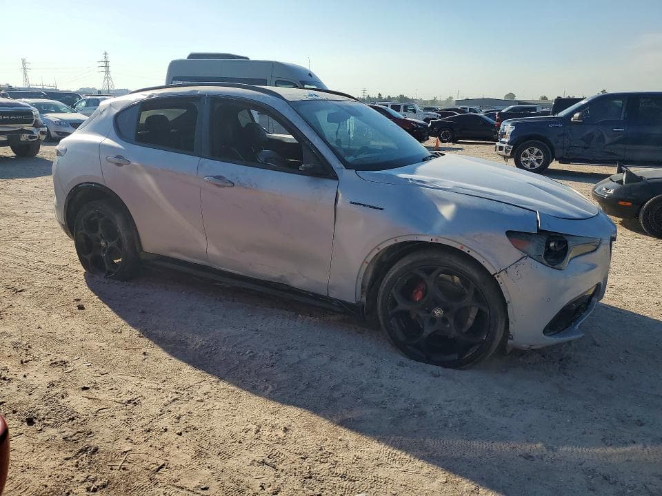 2024 ALFA ROMEO STELVIO TI 4