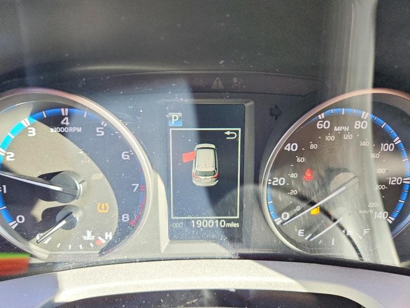 2017 TOYOTA RAV4 LE 9