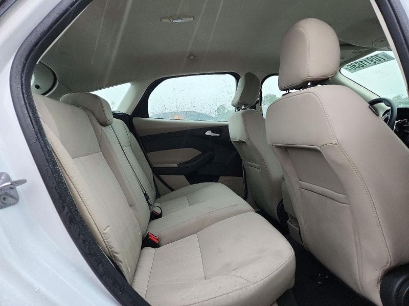 2017 FORD FOCUS SE 10