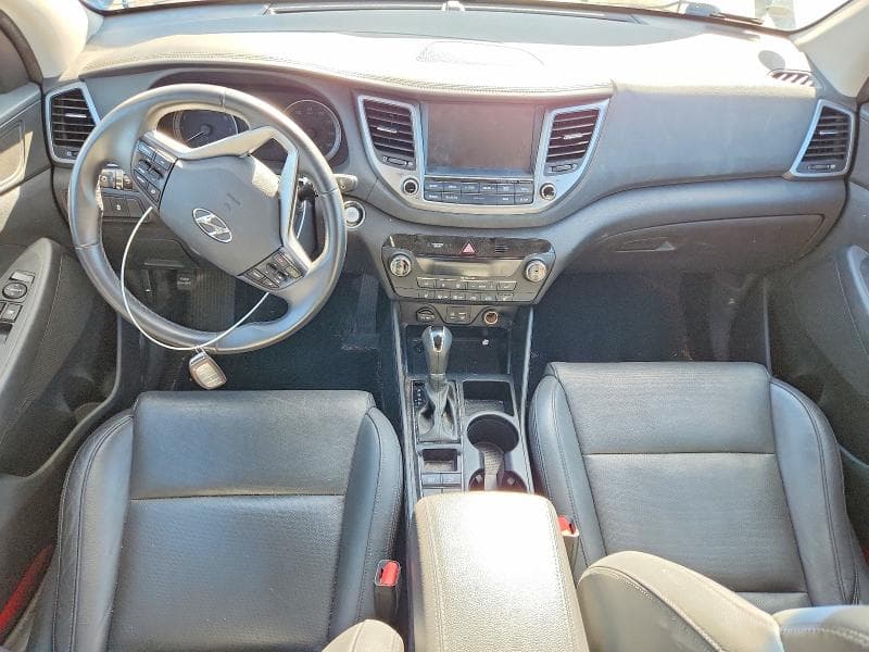 2017 HYUNDAI TUCSON SE PLUS 8