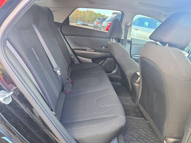 2022 HYUNDAI ELANTRA SEL 10