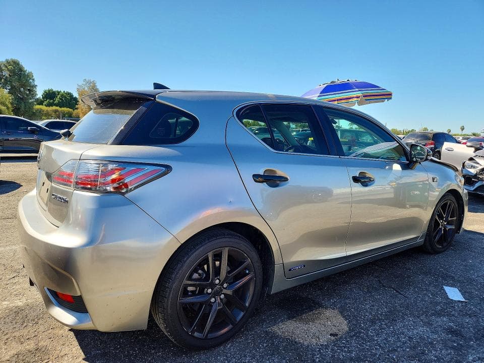 2017 LEXUS CT 200 3