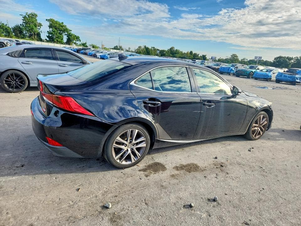 2018 LEXUS IS 300 3