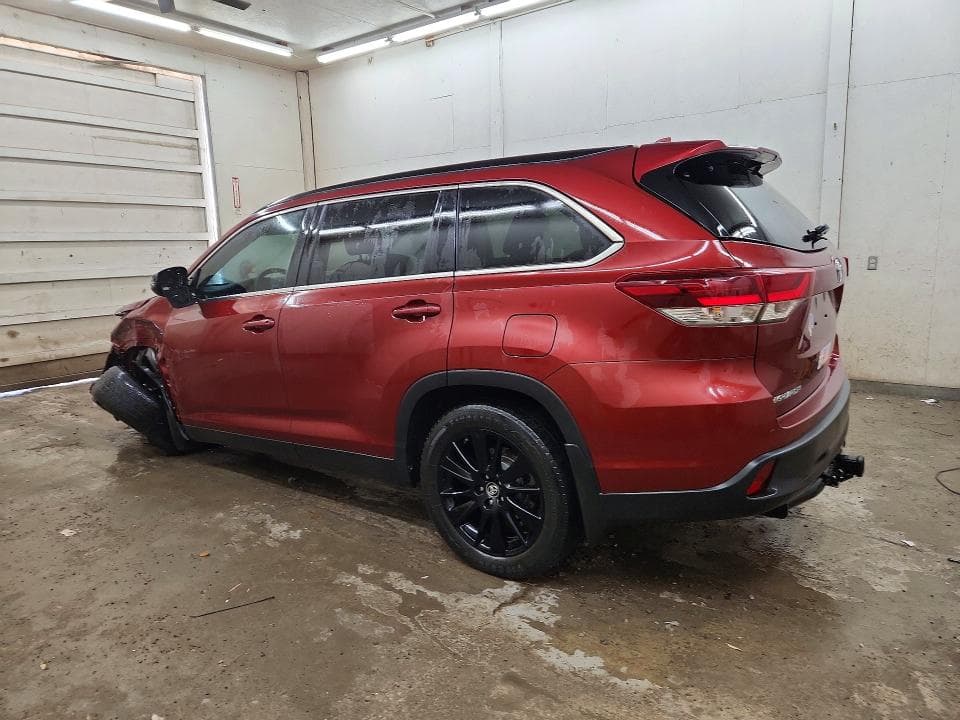 2019 TOYOTA HIGHLANDER SE 2