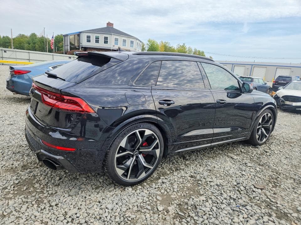2021 AUDI RS Q8 3