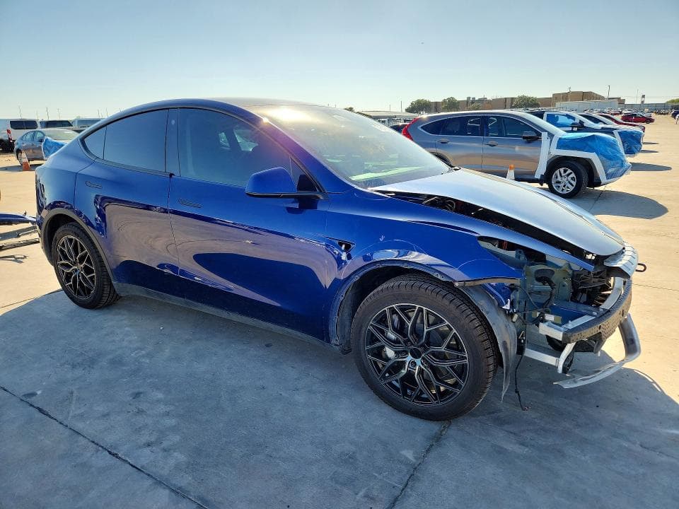 2023 TESLA MODEL Y 4