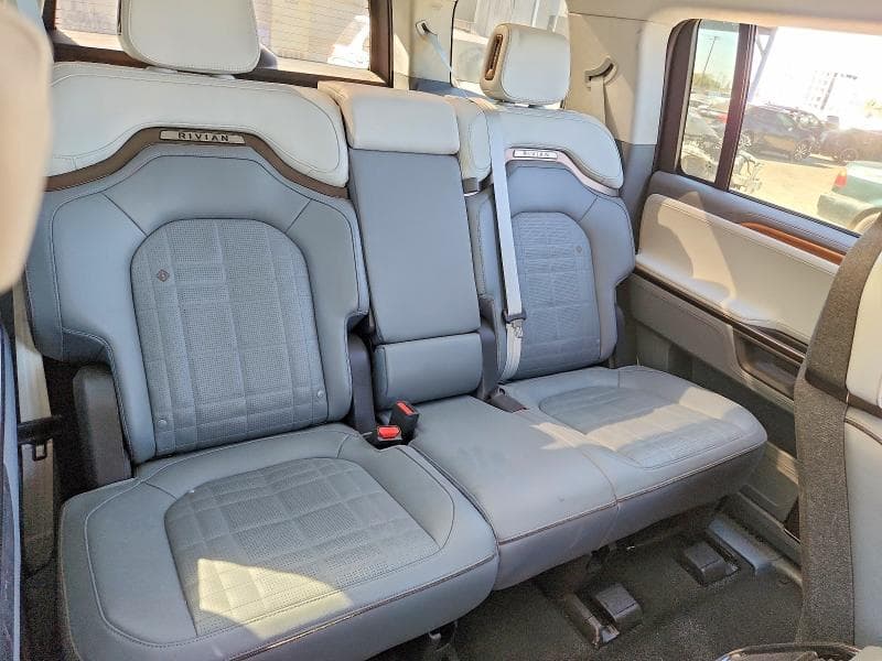 2025 RIVIAN R1S PREMIUM 11