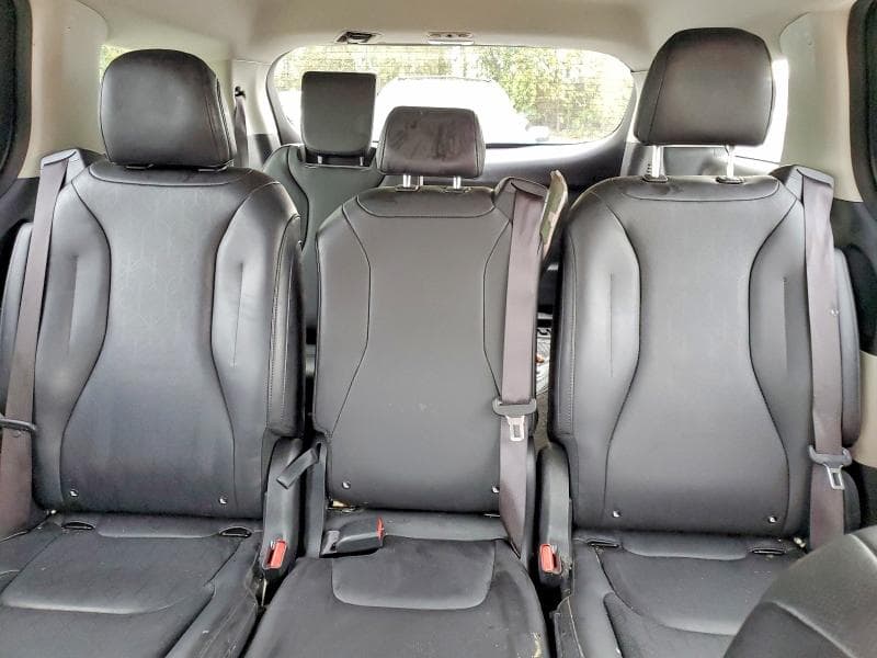 2024 KIA CARNIVAL LX 10