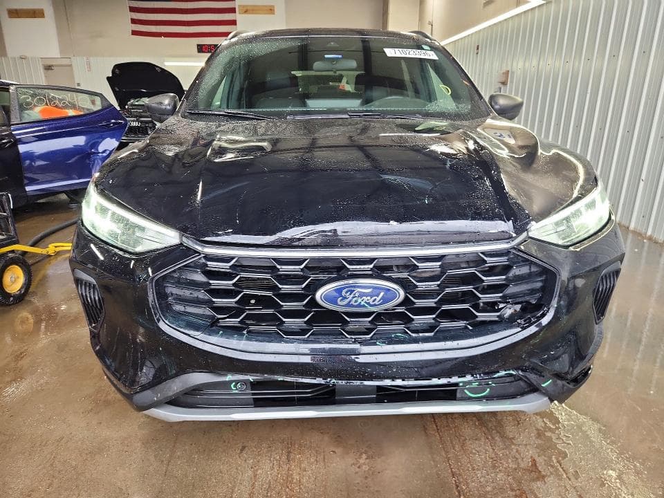2025 FORD ESCAPE ST LINE 5