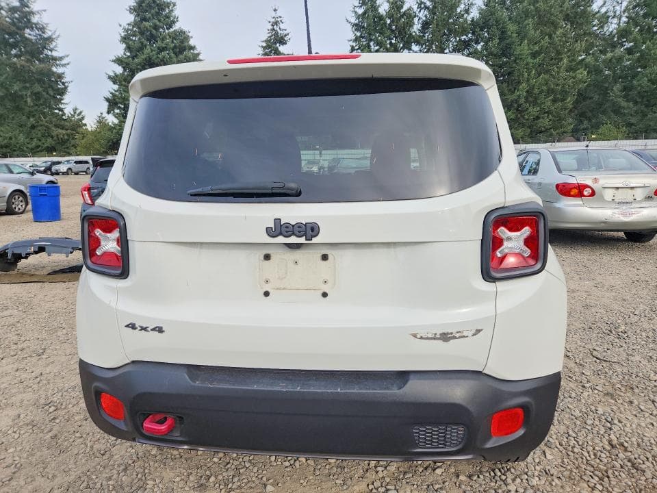 2017 JEEP RENEGADE TRAILHAWK 6