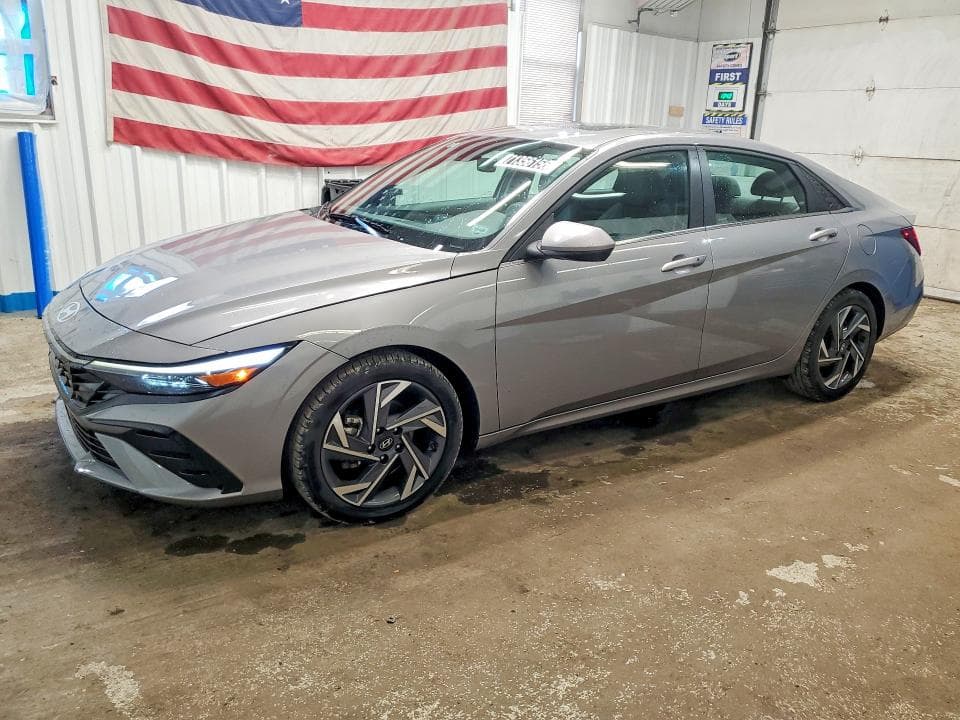 2025 HYUNDAI ELANTRA SEL