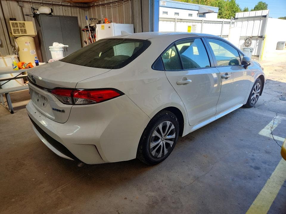 2022 TOYOTA COROLLA LE 3