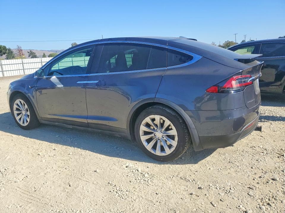 2018 TESLA MODEL X 2