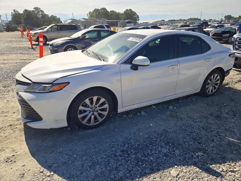 2018 TOYOTA CAMRY LE
