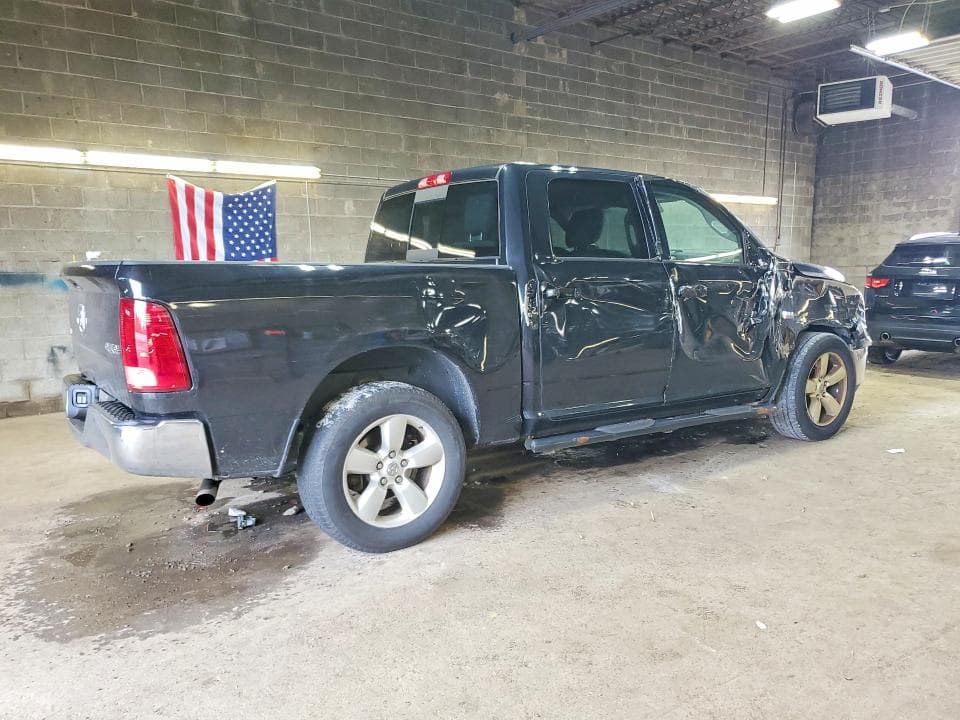 2019 RAM 1500 CLASSIC SLT 3