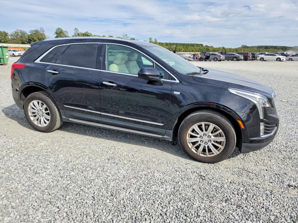 2017 CADILLAC XT5 4