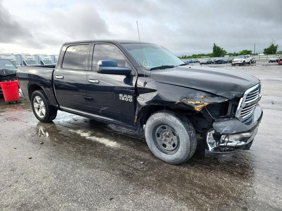 2017 RAM 1500 SLT 4