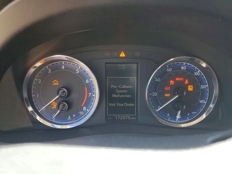 2018 TOYOTA COROLLA SE 9