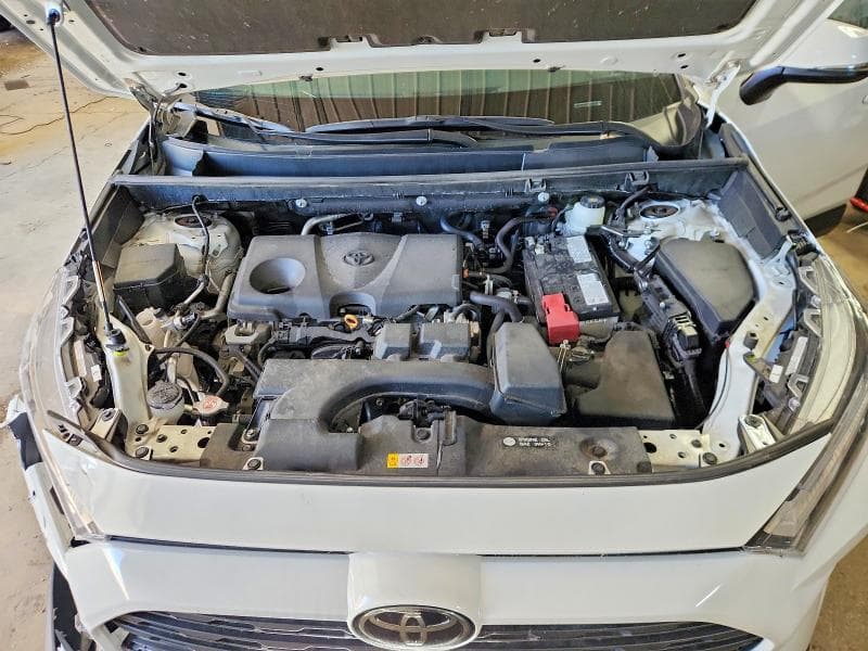 2024 TOYOTA RAV4 XLE 12
