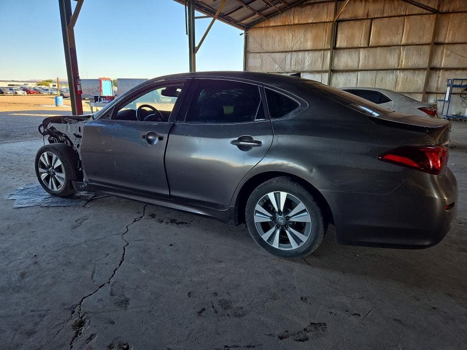 2017 INFINITI Q70 3.7 2