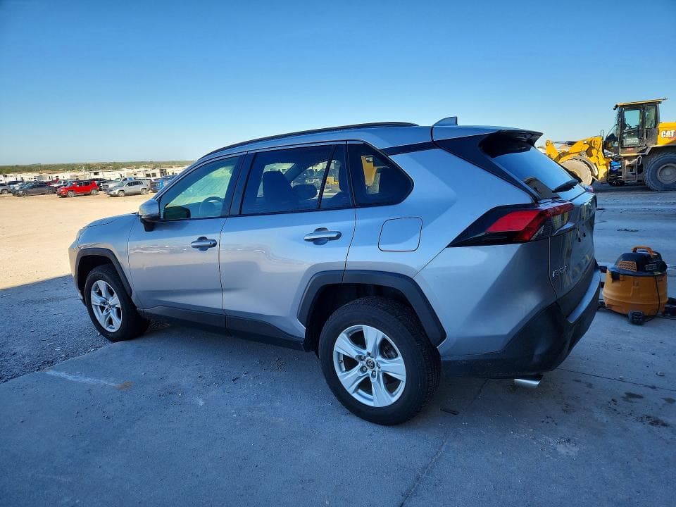 2019 TOYOTA RAV4 XLE 2
