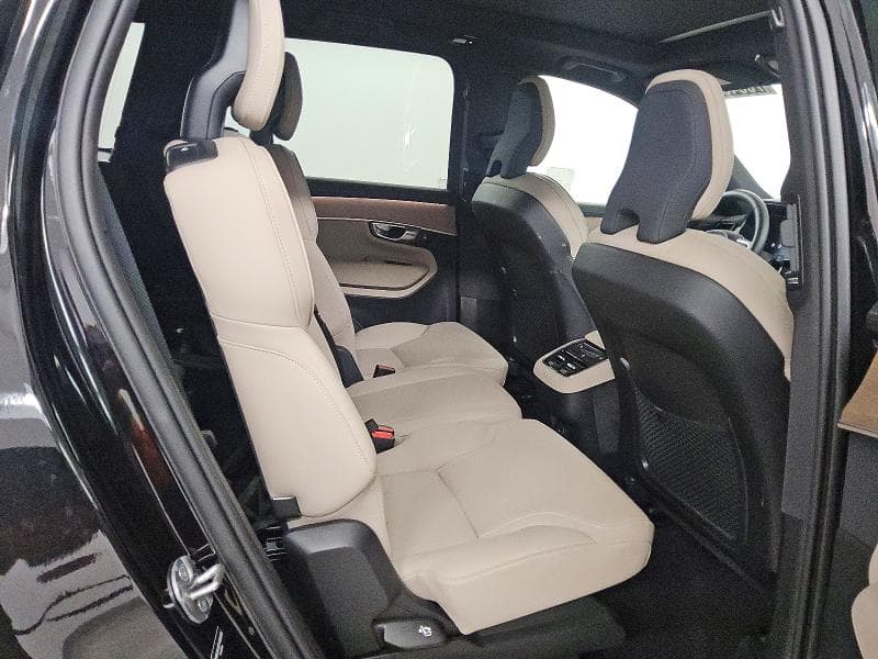 2026 VOLVO XC90 CORE 11
