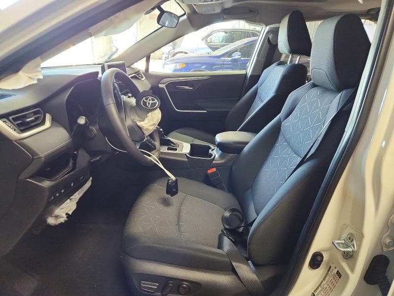 2024 TOYOTA RAV4 XLE 7