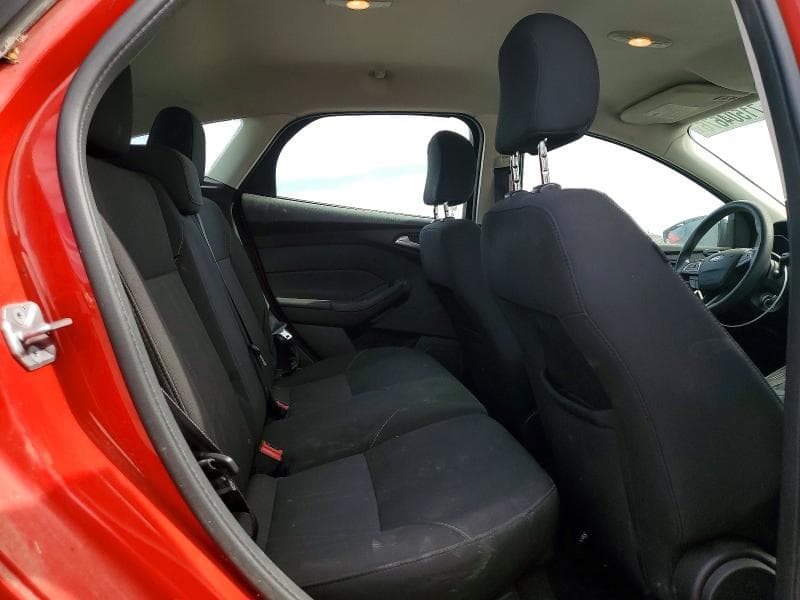 2017 FORD FOCUS SE 10