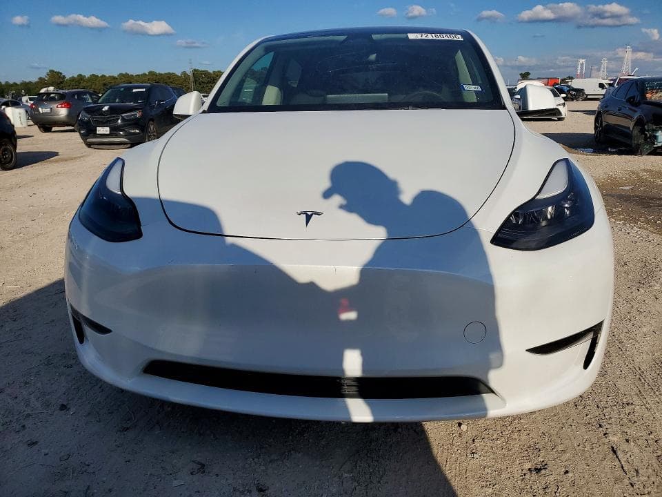 2025 TESLA MODEL Y 5