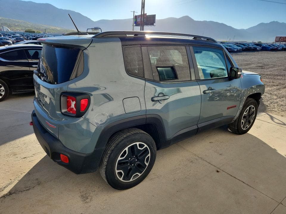 2017 JEEP RENEGADE TRAILHAWK 3