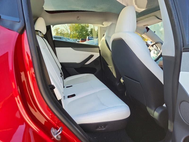 2026 TESLA MODEL Y 10