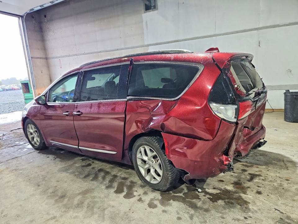 2019 CHRYSLER PACIFICA TOURING L 2