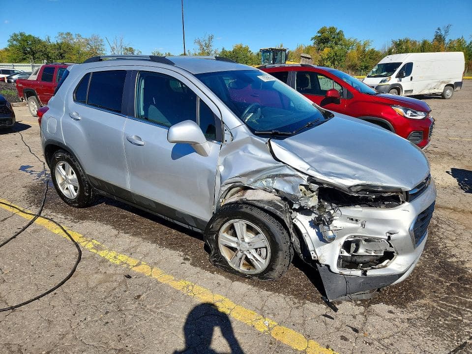 2019 CHEVROLET TRAX 1LT 4