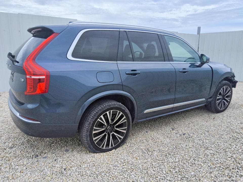 2025 VOLVO XC90 CORE 3