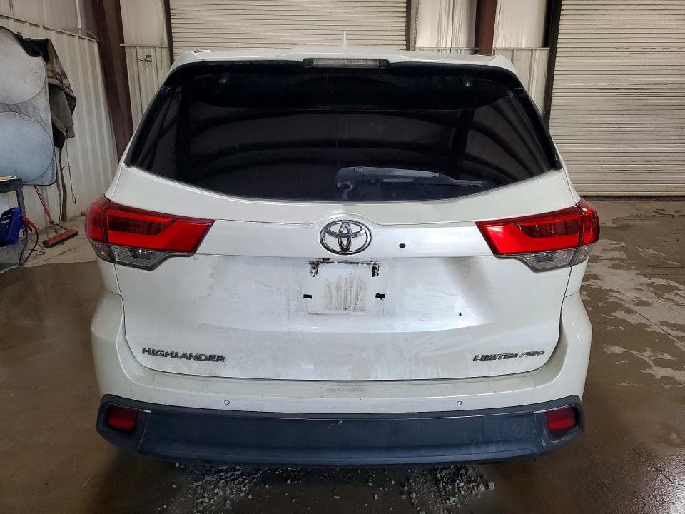 2017 TOYOTA HIGHLANDER LIMITED 6