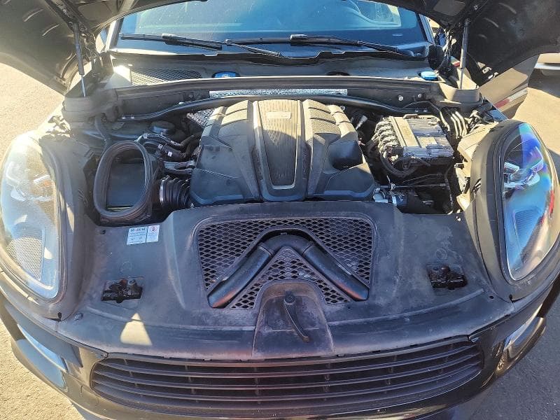 2019 PORSCHE MACAN S 11