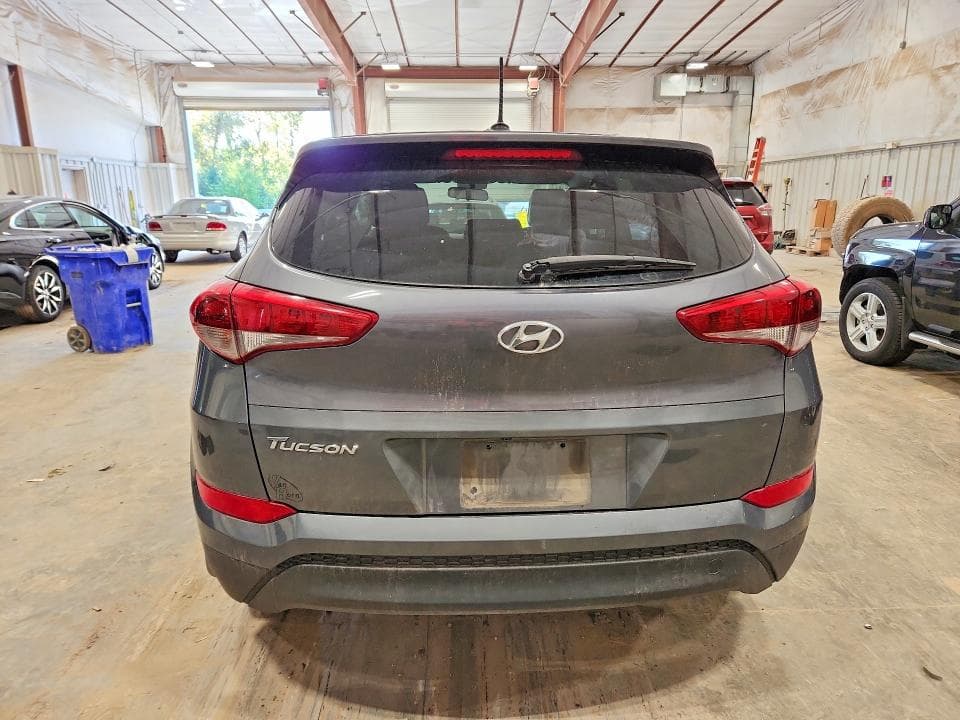 2017 HYUNDAI TUCSON SE 6
