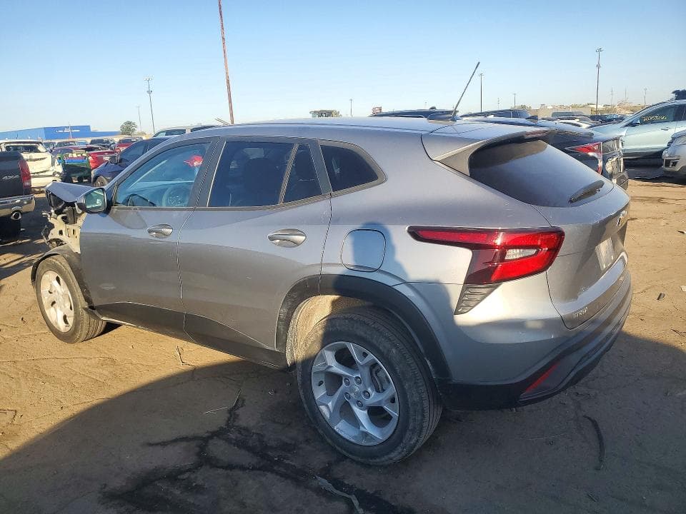 2025 CHEVROLET TRAX LS 2