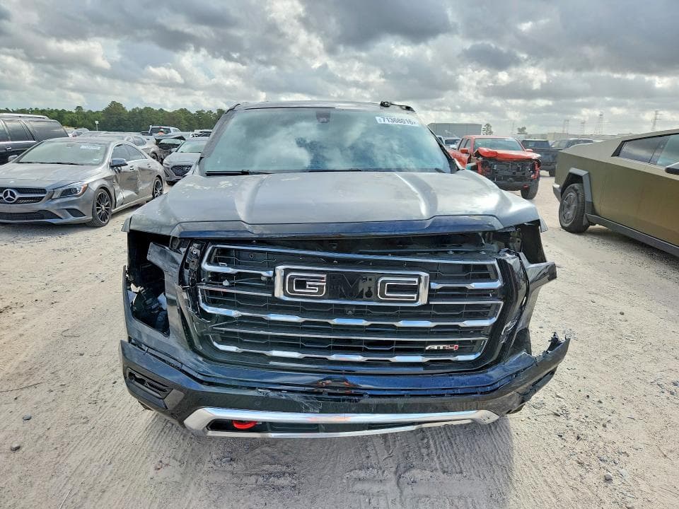 2026 GMC YUKON AT4 5