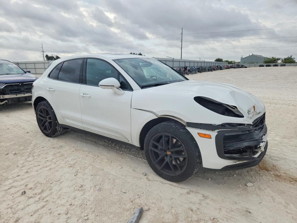 2022 PORSCHE MACAN 4