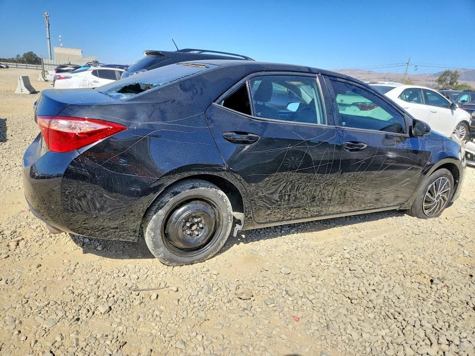 2018 TOYOTA COROLLA LE 3