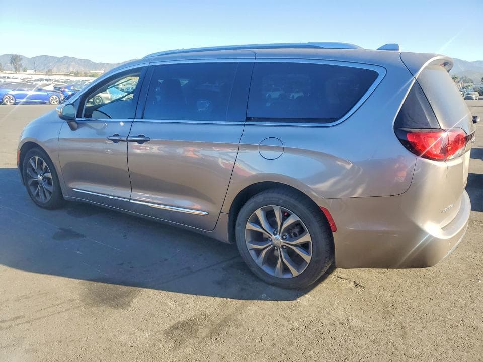 2017 CHRYSLER PACIFICA LIMITED 2