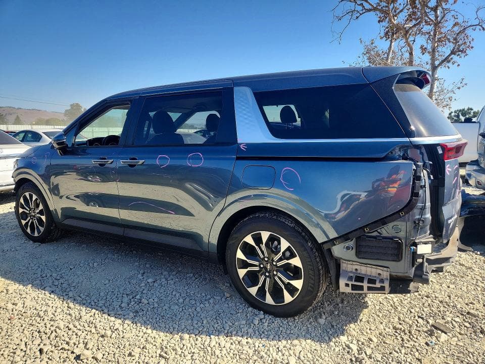 2023 KIA CARNIVAL EX 2